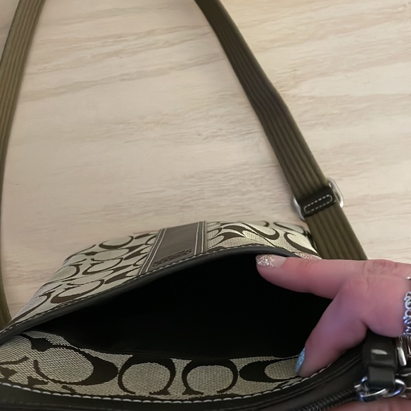 Coach crossbody - Picture 7 of 9